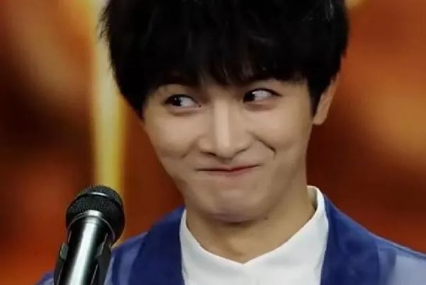 周深个人资料简介是男是女?男生(歌声非常的细腻)