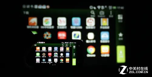 到底好用不 实测投影机MHL接口连手机