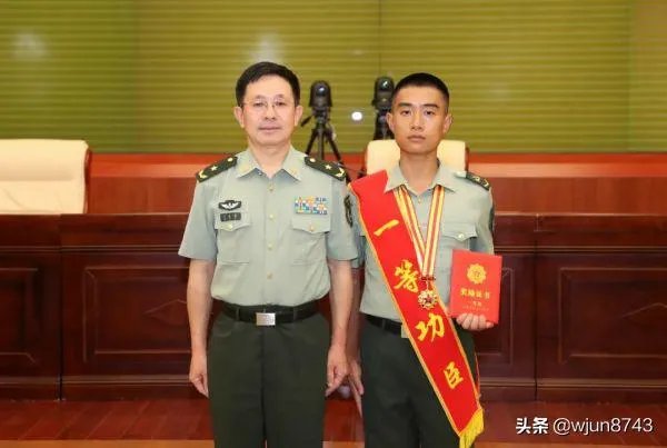 江西小伙95后王亮2分钟勇救4人，立了一等功为什么还被喷？