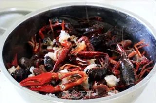 【秘制小龙虾】--为健康计，还是自己动手吧！