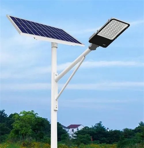 太阳能路灯是多少伏