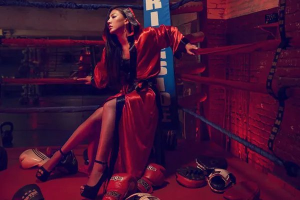 艾怡良被那英淘汰,现拿金曲奖,如何在逆境中证明自己?