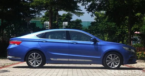 吉利博瑞这款车适合多大年纪的人开?年轻人会选择购入吗?