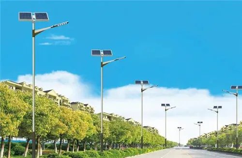 太阳能路灯是多少伏