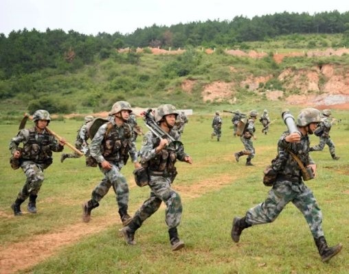 中国军队现役人数多少？