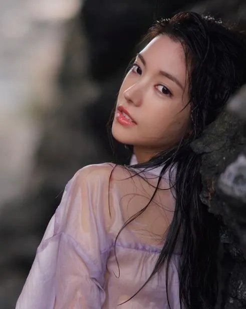 “颜值最高”引退！22岁超正人间尤物枫可怜美图赏！