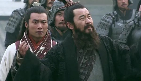 如果刘表马腾在官渡之战时攻击曹操的后方，结果会怎么样？