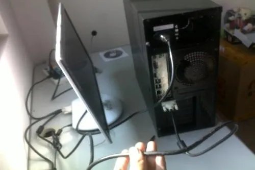 电脑显示器不亮是什么原因 解决方法有这四步骤