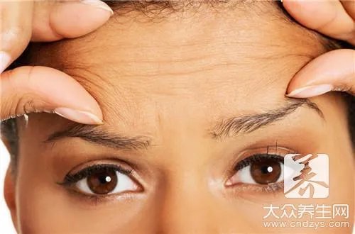 ​额头平适合露额头吗           