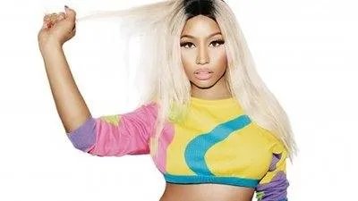 妮琪米娜的身材是健身出来的还是整的呢？