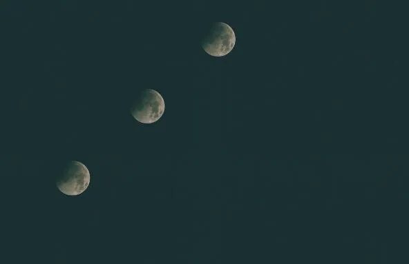 闰十一月多少年一次 上一次闰十一月是哪一年