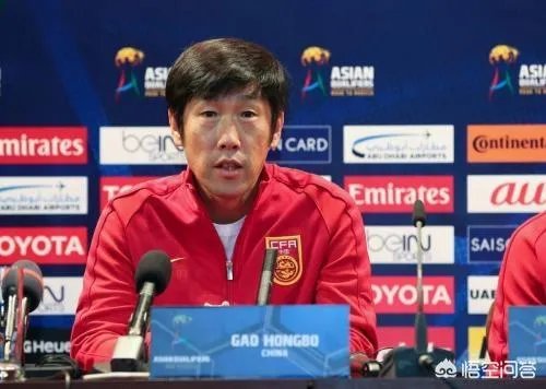 知名足球媒体人袁野爆料称，国足主帅三周后出炉，22冠王领跑，李铁还有机会吗？