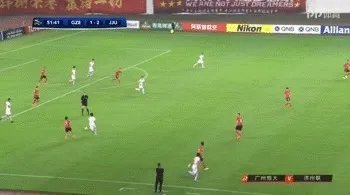 恒大38岁老将郑智送出世界级妙传,就连央视解说也被征服感叹!你怎么看?