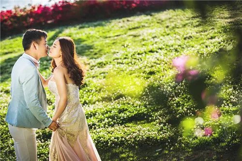 西安婚纱摄影工作室排行榜   西安拍婚纱照一般多少钱