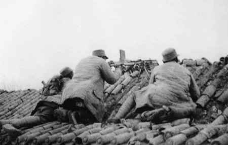 搞笑机枪扫射图片