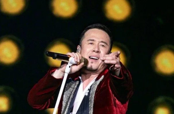 杨坤十大经典歌曲排行榜：《无所谓》上榜，第一无人能及