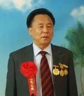 倪福林的小老婆照片