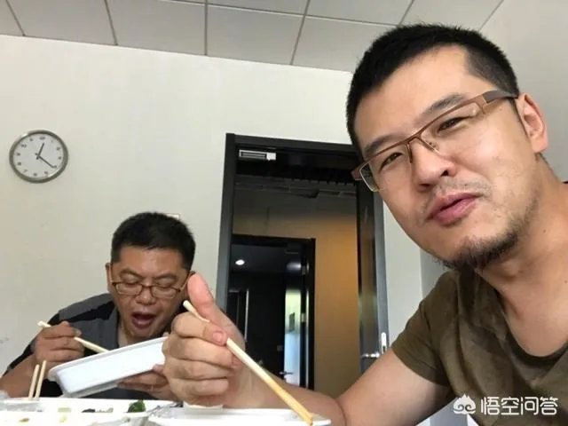 篮球评价员杨毅与苏群，你更喜欢哪个人的解说？为什么？