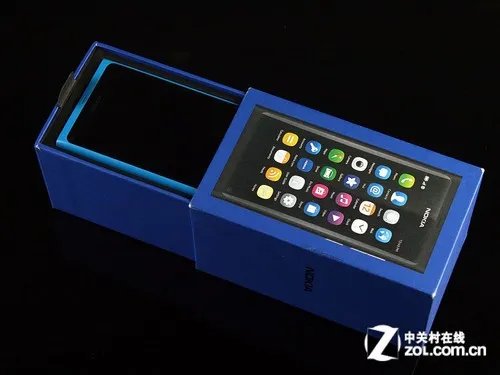 Lumia800前辈 第一款MeeGo诺基亚N9评测