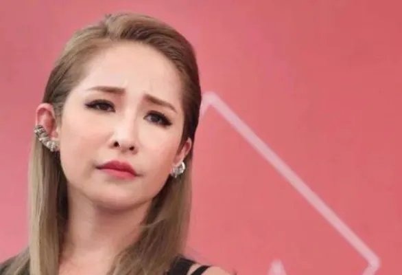 萧亚轩男友数量 萧亚轩的快乐这个梗是什么意思