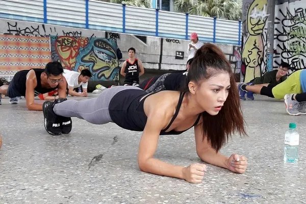 艾怡良被那英淘汰,现拿金曲奖,如何在逆境中证明自己?