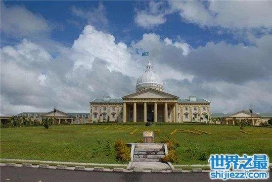 世界上最小的岛瑙鲁岛 面积仅有24公里却藏着不少景点 