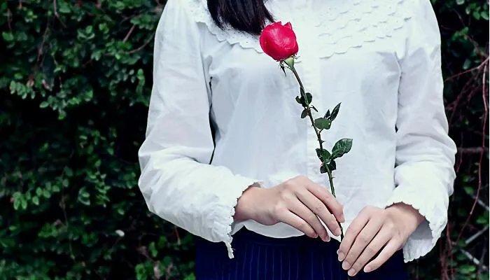 关于女人的经典语句 女人的经典句子大全