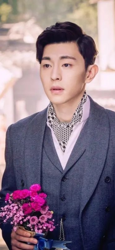 如何评价国产新剧《海棠经雨胭脂透》?