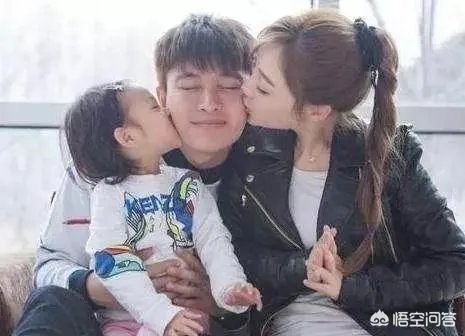 贾乃亮的微博直播视频为什么忽然删了,和李小璐夜不归宿有关系吗?