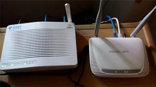 路由器连接光猫怎么设置