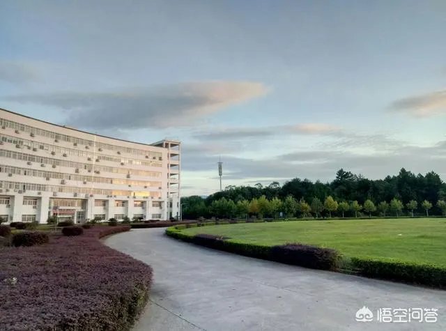 江西中医药大学穷吗