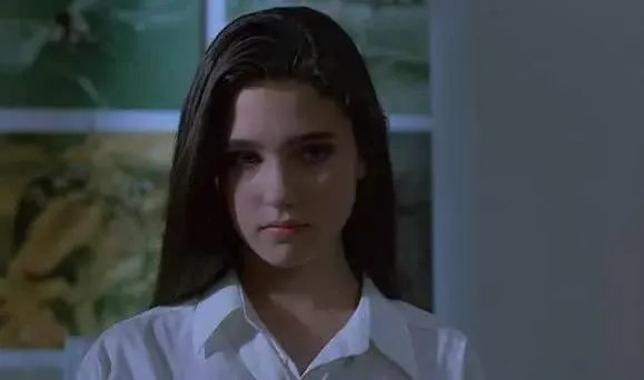 詹妮弗康纳利大尺度剧照：她滚过的床单比你洗过的都多