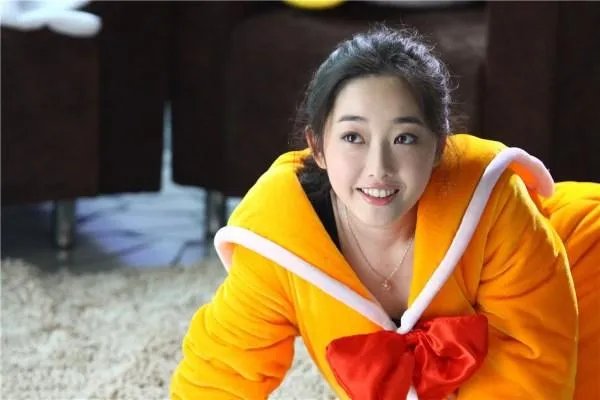 尹正点赞蒋梦婕微博,恋爱时你们会在网络上频繁互动吗?