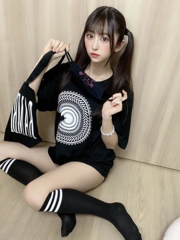 身材爆炸的居家女友谁不喜欢？11区模特ナオミ图赏