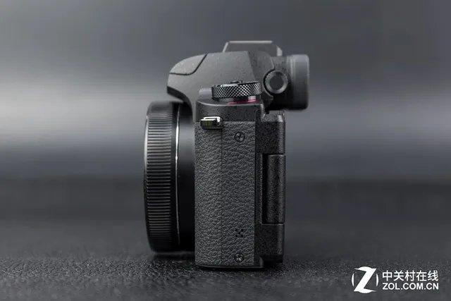 口袋里有“怪兽” 佳能G1 X Mark III评测