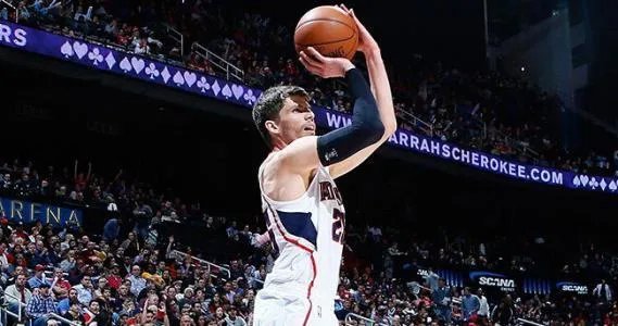 杰夫范甘迪表示应该取消全明星,一场出手160多个三分真的很尴尬,对此你怎么看?