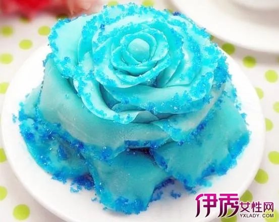 详解蓝色妖姬翻糖蛋糕做法