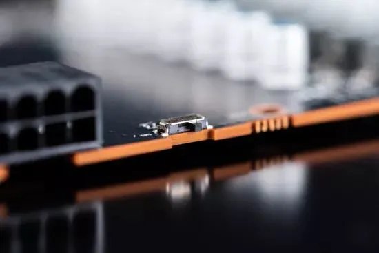 HIS RX 5700 XT军团超频版显卡评测:风格前卫重磅回归