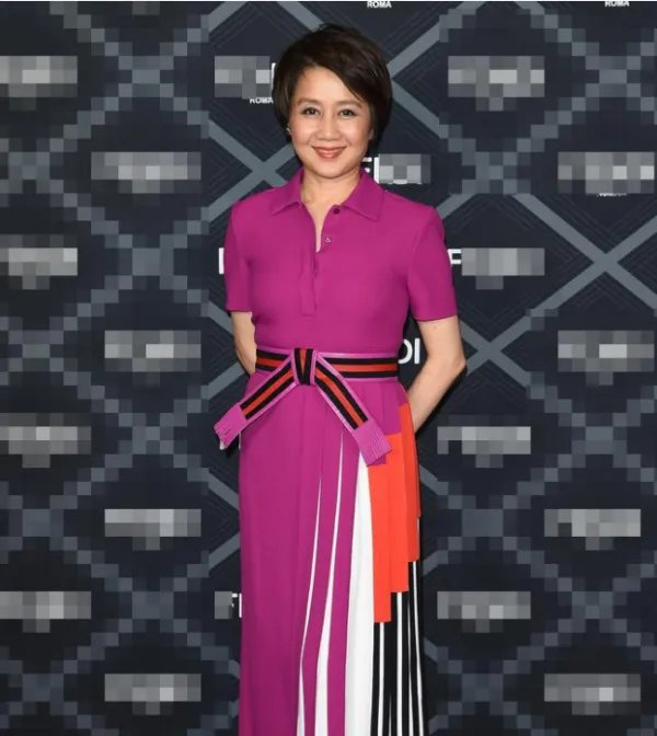 赌王四太年纪是大点,气质方面两个女儿能比的过她吗?