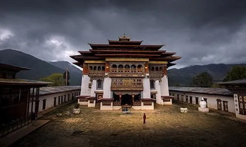 2006年发布的“全球快乐国度排行榜”中,不丹名列第八位,位列亚洲第一位,是什么让不丹人那么快乐?