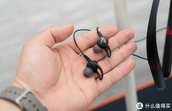 快避坑!4款无线监听耳机全面对比,看完再买不吃亏!
