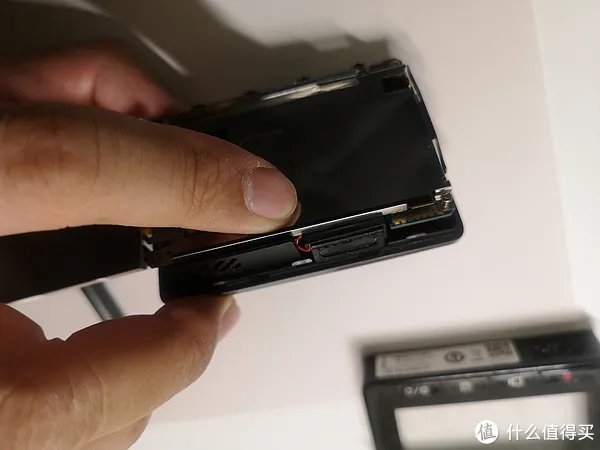 小蚁行车记录仪复活记(简单拆解+换电池)