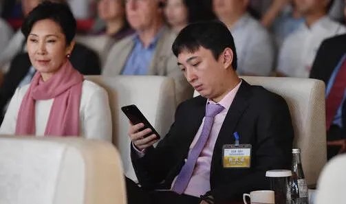 王思聪一家三口同框亮点是什么?