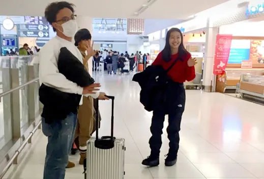 日本偶遇陈奕迅一家近照:感叹时间过得真快(图)