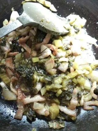 三层肉炒苦瓜酸菜