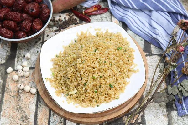 酱油炒饭的做法 酱油炒饭简单的做法