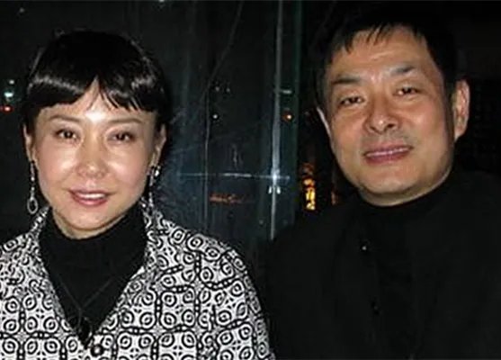 濮存昕老婆年轻时照片曝光 揭宛萍个人资料