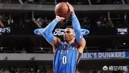 威少对阵热火狂摘18个篮板，如何看待他为了场均三双刷数据的行为？