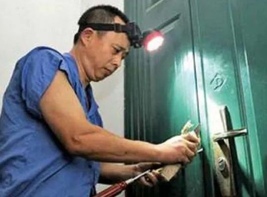 有钥匙门打不开怎么办