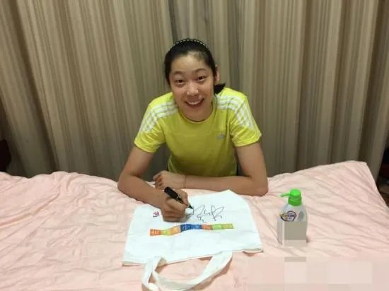 中国女排完胜韩国女排,单局打出25-4,世界顶级比赛中还有比这更悬殊的较量吗?